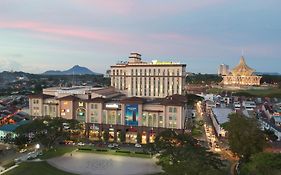 Kuching Waterfront Hotel